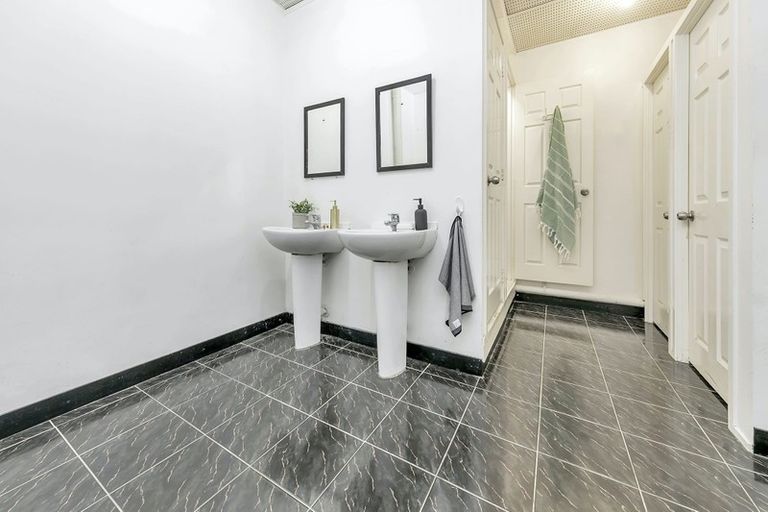 Photo of property in 17f Albert Street, Palmerston North, 4414