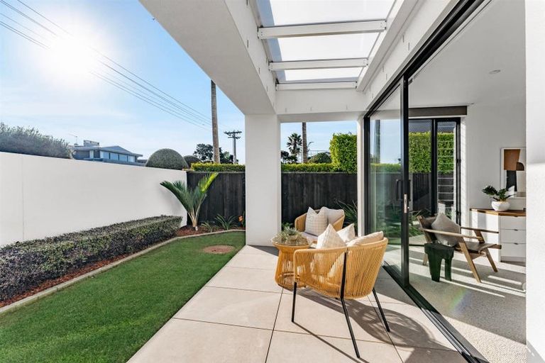 Photo of property in 23 Muritai Road, Milford, Auckland, 0620