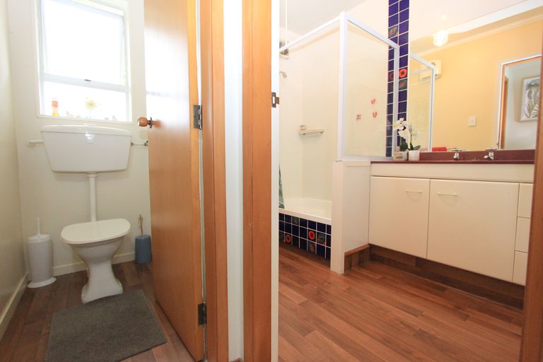 Photo of property in 38 Holdaway Street, Riversdale, Blenheim, 7201