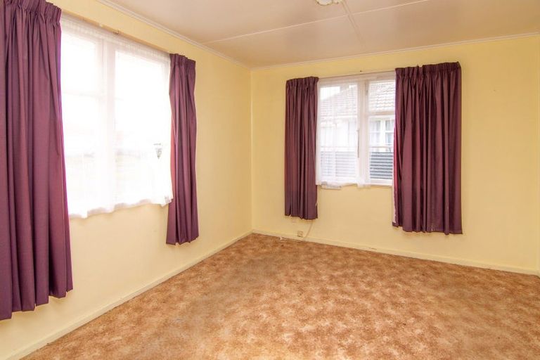 Photo of property in 99 Clyde Crescent, Roslyn, Palmerston North, 4414