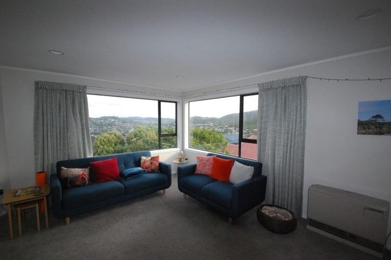 Photo of property in 2 Kapil Grove, Khandallah, Wellington, 6035