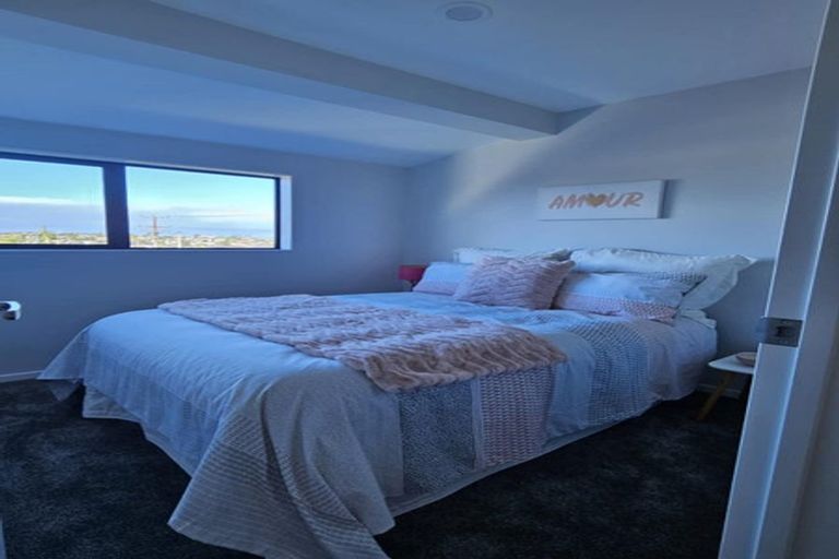 Photo of property in 2/30 Woodford Avenue, Henderson, Auckland, 0610