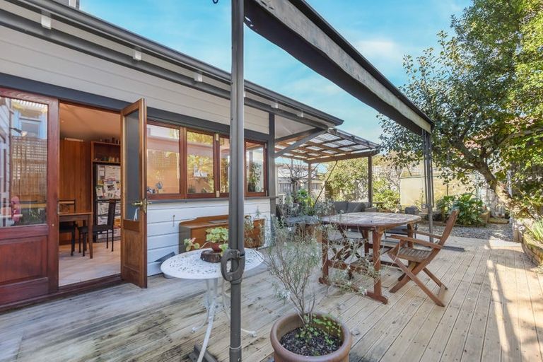 Photo of property in 344 Hardy Street, Nelson, 7010