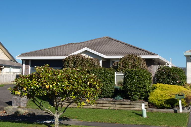 Photo of property in 2/1 Amberwood Drive, Northpark, Auckland, 2013