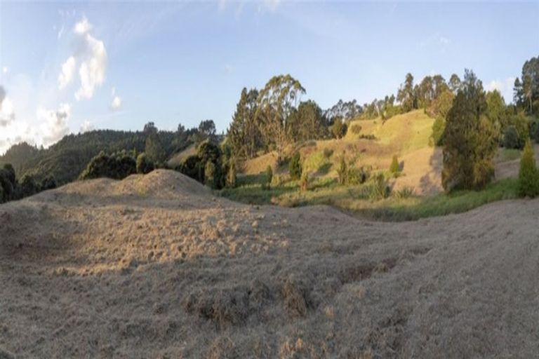 Photo of property in 354 Wairere Road, Waitakere, Henderson, 0782