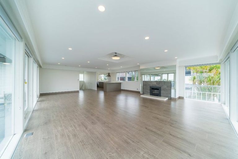 Photo of property in 81a Stanley Point Road, Stanley Point, Auckland, 0624