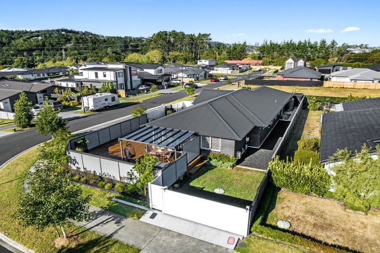 Photo of property in 30 Raymond Grace Avenue, Huapai, Kumeu, 0810