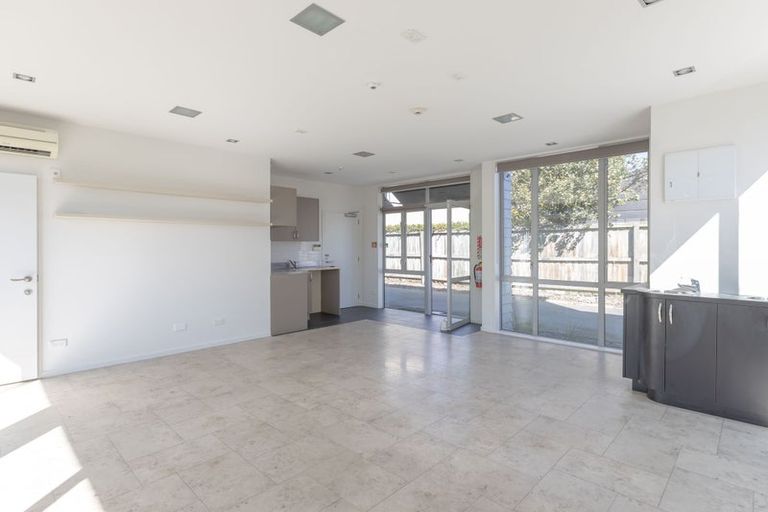 Photo of property in 8a Rotherham Street, Riccarton, Christchurch, 8041