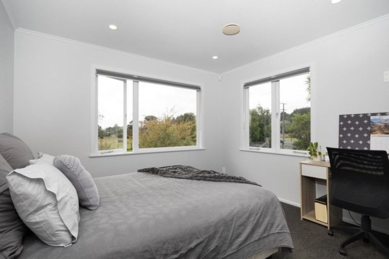 Photo of property in 142 Waitakere Road, Waitakere, Henderson, 0782