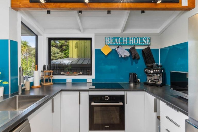 Photo of property in 19 Te Kahikatoa Peninsula Road, Kaeo, 0478