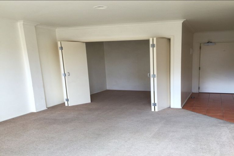 Photo of property in 5c/30 Westward Ho, Glen Eden, Auckland, 0602