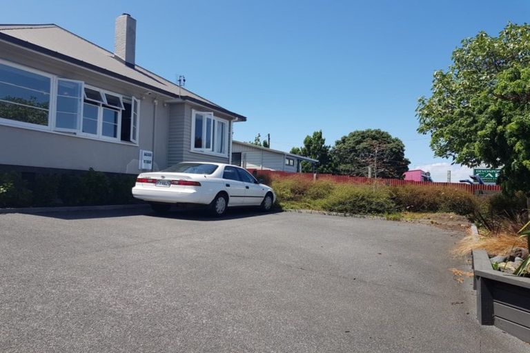 Photo of property in 1/156 Lake Road, Belmont, Auckland, 0622