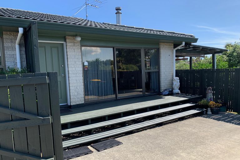 Photo of property in 2/121 Prince Regent Drive, Half Moon Bay, Auckland, 2012