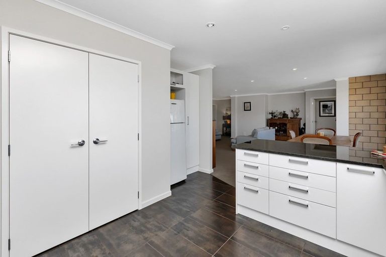 Photo of property in 4 Lanyard Place, One Tree Point, 0118