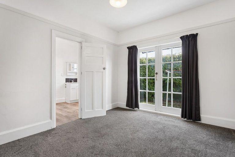 Photo of property in 2/24 North Avon Road, Richmond, Christchurch, 8013