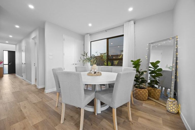 Photo of property in 150 Vintry Drive, Kumeu, 0810
