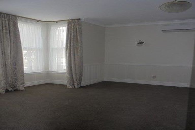 Photo of property in 127 Tasman Street, Mount Cook, Wellington, 6021