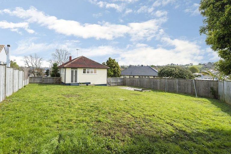 Photo of property in 22 Eastview Road, Glen Innes, Auckland, 1072