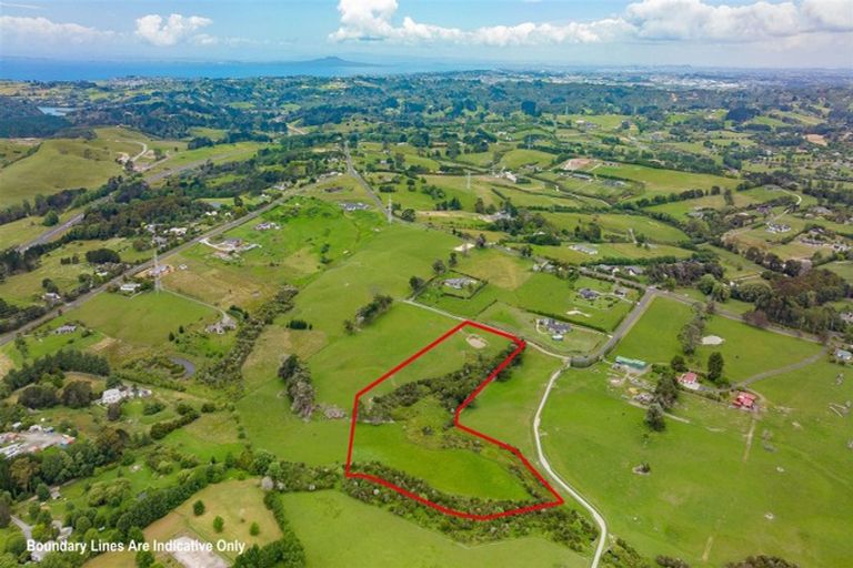 Photo of property in 14 Bobs Way, Dairy Flat, 0792