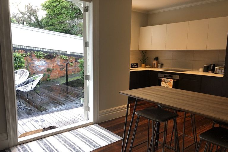 Photo of property in 9b Tudor Street, Devonport, Auckland, 0624