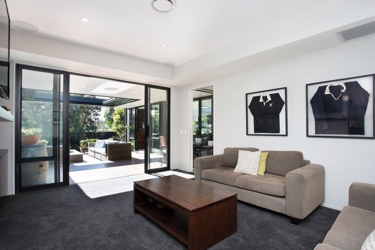 Photo of property in 51 Waiwetu Street, Fendalton, Christchurch, 8052