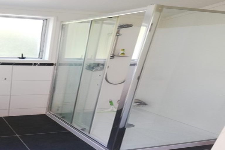 Photo of property in 2a Percy Dyett Drive, Karori, Wellington, 6012