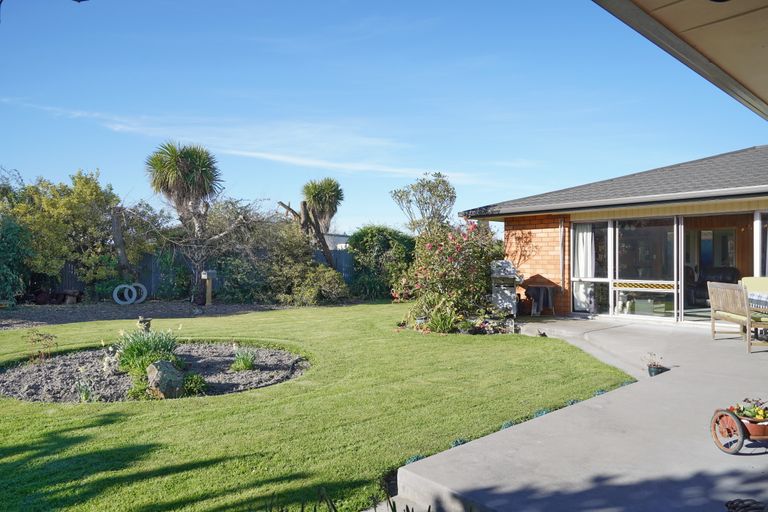 Photo of property in 10 Walker Place, Rangiora, 7400