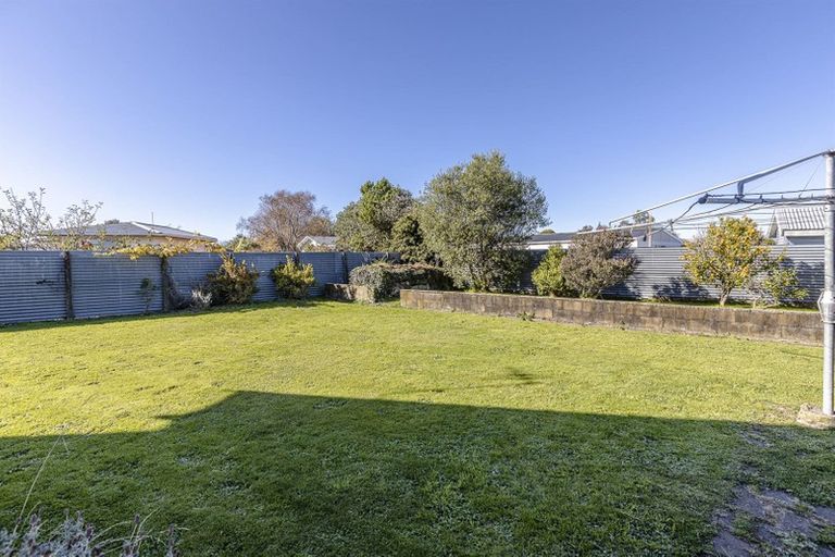 Photo of property in 16 Dunk Place, Milson, Palmerston North, 4414
