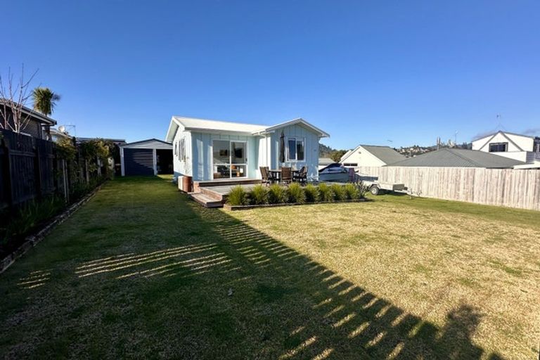 Photo of property in 207 Tamaki Road, Whangamata, 3620