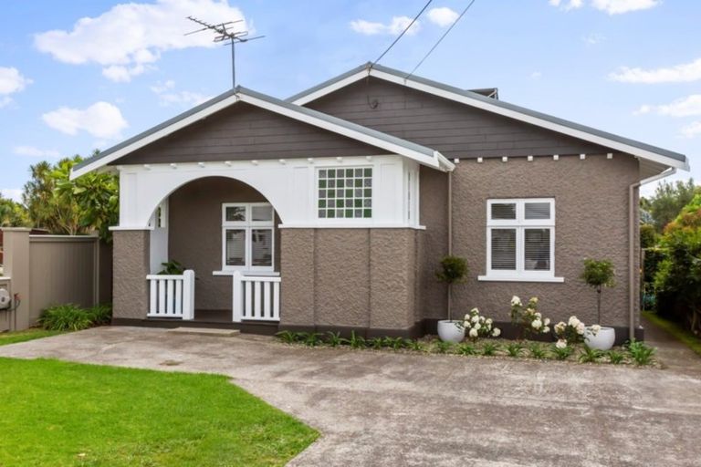 Photo of property in 30 Wallace Place, Westown, New Plymouth, 4310