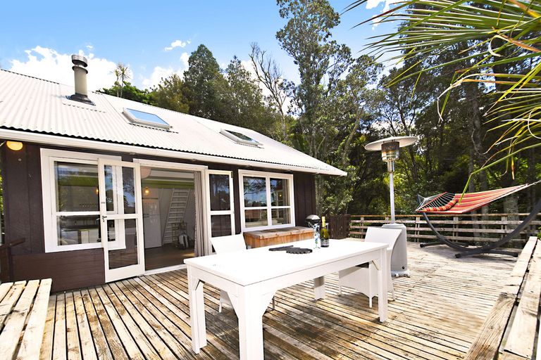 Photo of property in 21 Spray Crescent, Leigh, 0985