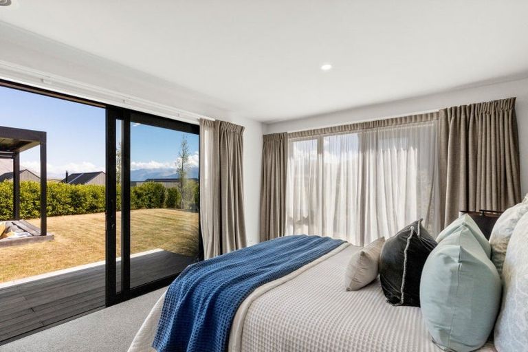 Photo of property in 2 Wanderer Lane, Jacks Point, Queenstown, 9371