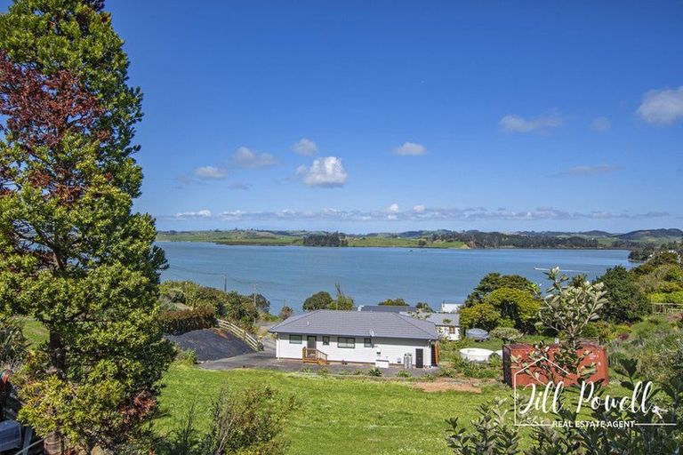 Photo of property in 36 Kilbraugh Street, Whakapirau, Maungaturoto, 0583