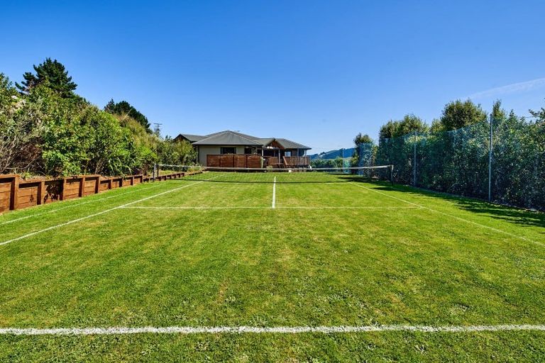 Photo of property in 69 Kaitangata Crescent, Kelson, Lower Hutt, 5010