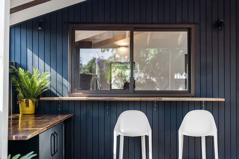 Photo of property in 2/47 Shakespeare Road, Milford, Auckland, 0620