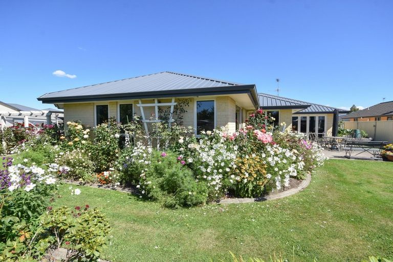 Photo of property in 2 Kura Place, Mosgiel, 9024