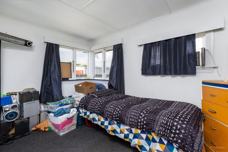 Photo of property in 15 Moorhouse Street, Waimate, 7924