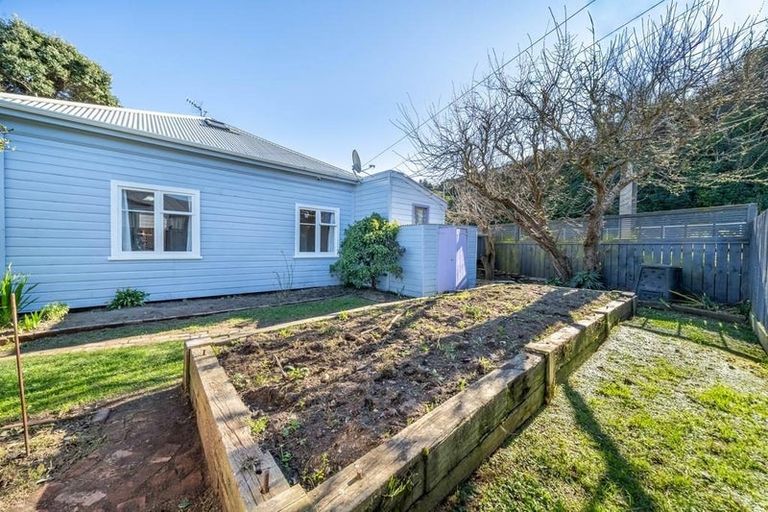 Photo of property in 35 Riddlers Crescent, Petone, Lower Hutt, 5012