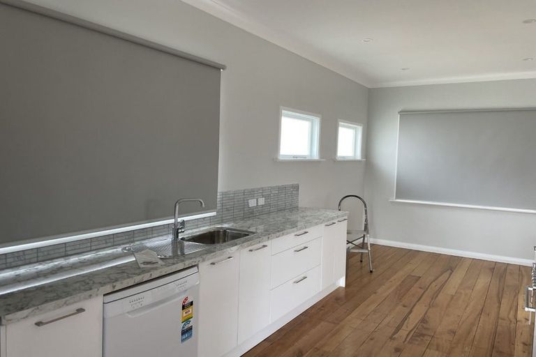 Photo of property in 74 Queenwood Road, Levin, 5510