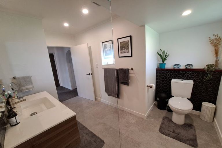 Photo of property in 97 Broadway, Waitara, 4320