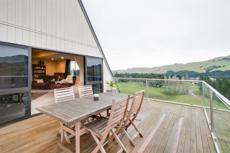 Photo of property in 21 Rochfort Road, Kahuranaki, Havelock North, 4295