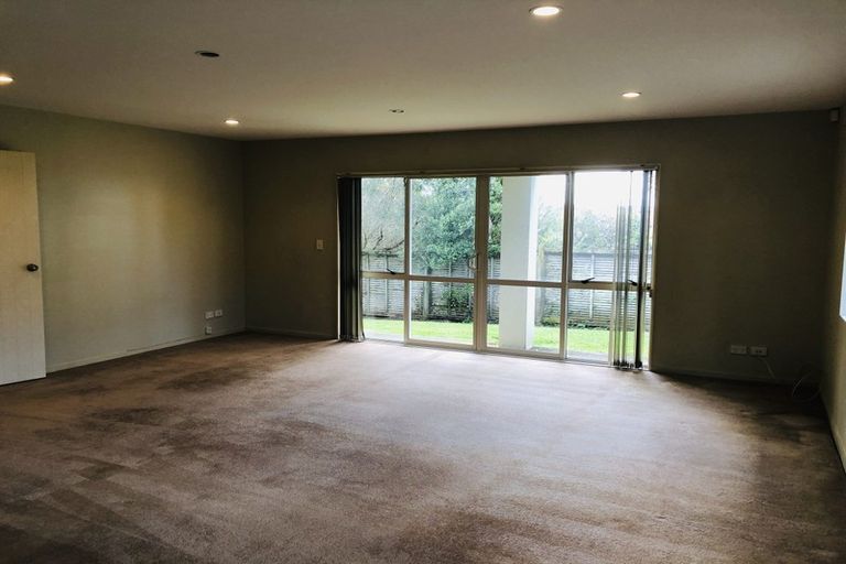 Photo of property in 1/1 Saint Clair Place, Browns Bay, Auckland, 0630