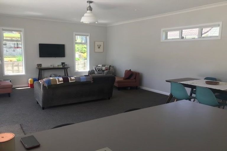 Photo of property in 27 Monaghan Avenue, Karori, Wellington, 6012
