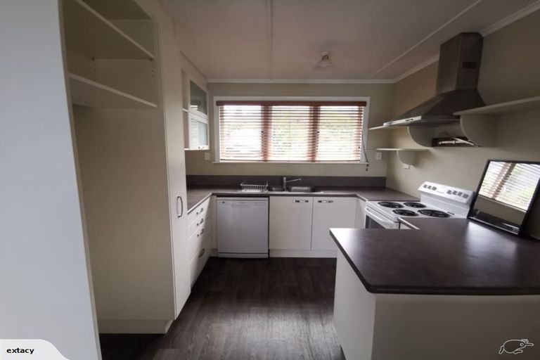 Photo of property in 1 Howard Road, Point Howard, Lower Hutt, 5013