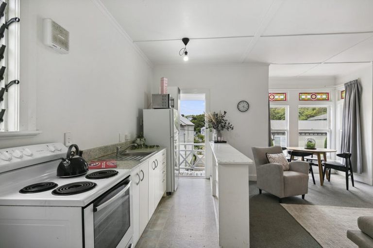 Photo of property in 96 Pirie Street, Mount Victoria, Wellington, 6011