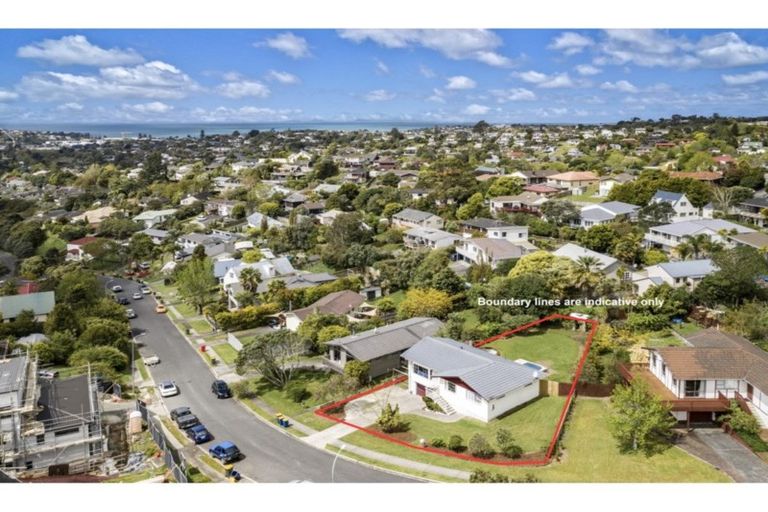 Photo of property in 89 Langana Avenue, Browns Bay, Auckland, 0630