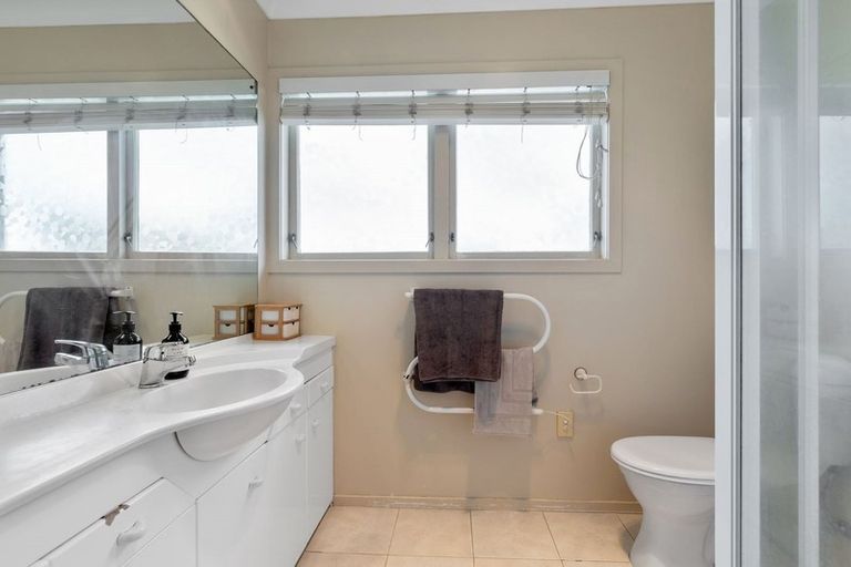 Photo of property in 1/99 Hebron Road, Waiake, Auckland, 0630