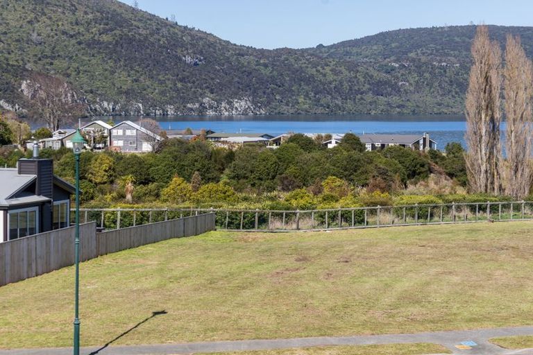 Photo of property in 161 Lisland Drive, Kinloch, Taupo, 3377