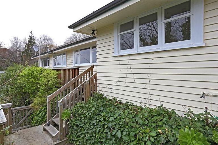 Photo of property in 22 Milton Road, Bluff Hill, Napier, 4110