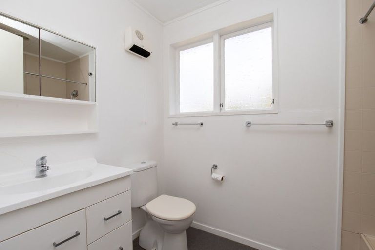 Photo of property in 36 Pipiroa Road, Ngatea, 3503